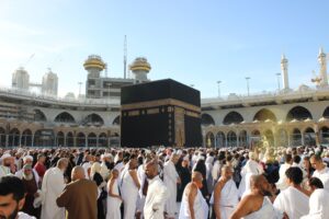 Perbedaan, Keutamaan, dan Hukum Ibadah Haji & Ibadah Umrah